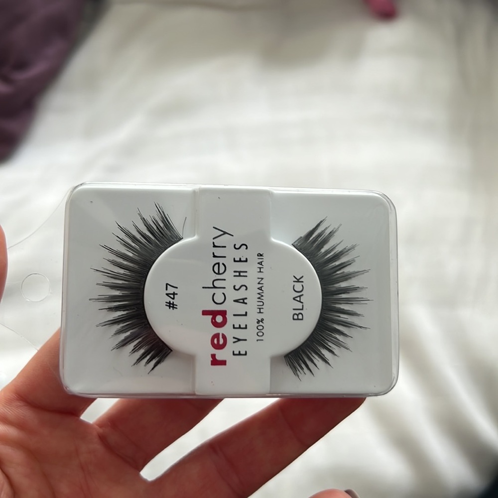 Lashes - Picture 3 of 3